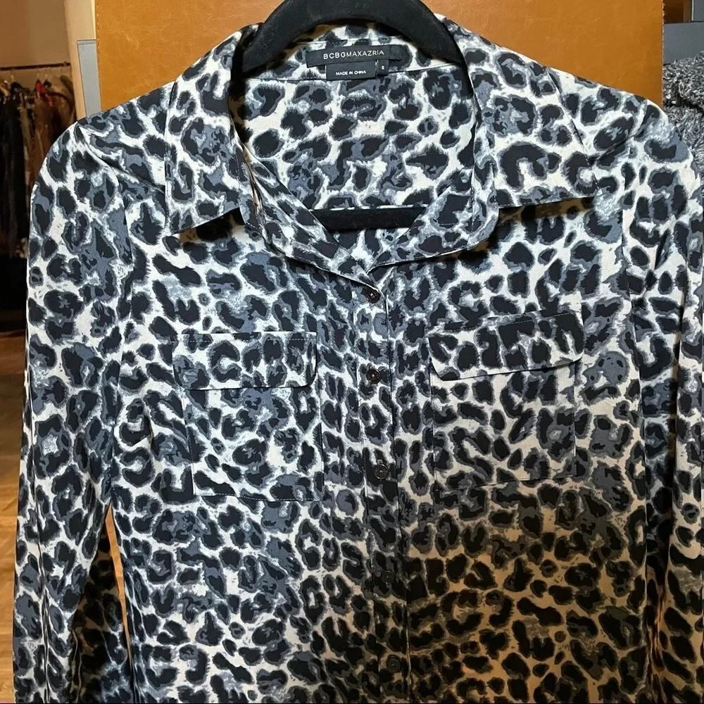 Bcbgmaxazria Leopard Print Button Uptop Size S. - image 2